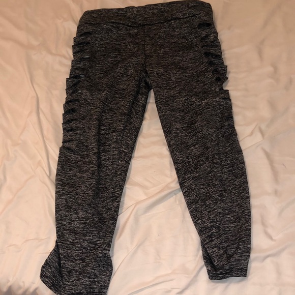 Pants - Gray cropped leggings